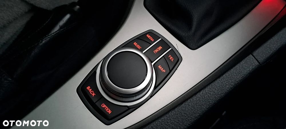 BMW X1 sDrive18i xLine - 10