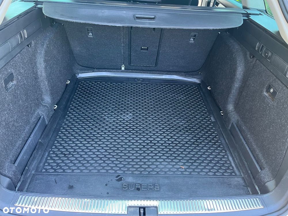 Skoda Superb 1.6 TDI Ambition DSG - 16