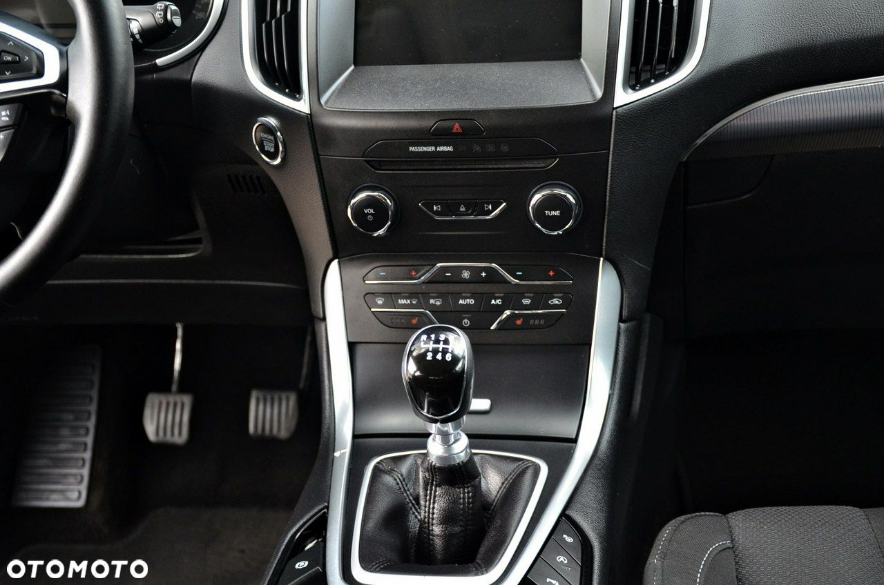Ford S-Max - 22