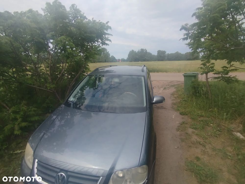 Volkswagen Touran 1.9 TDI Basis - 1