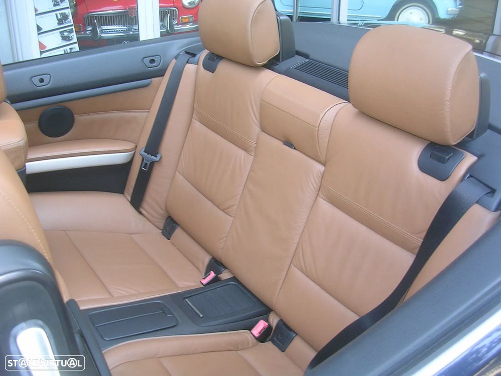 BMW 325 i - 16