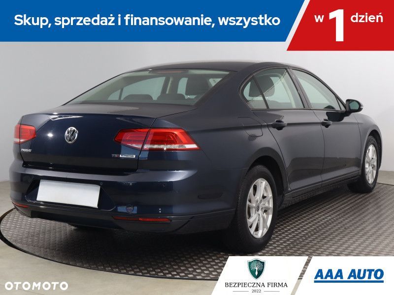 Volkswagen Passat - 6