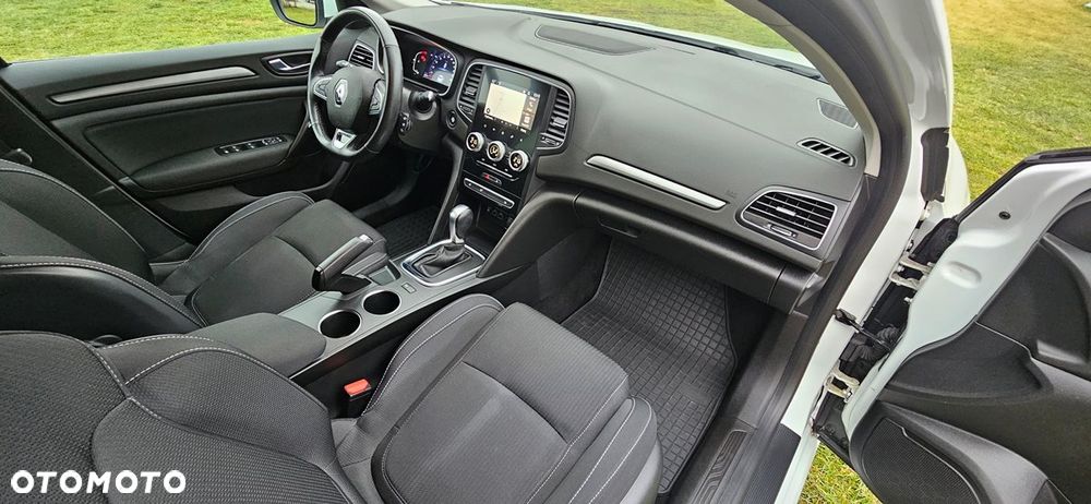 Renault Megane TCe 140 GPF EDC LIMITED - 12