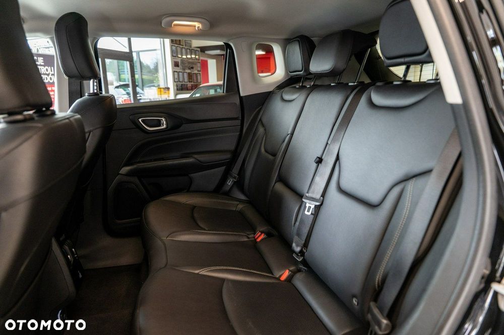 Jeep Compass - 22