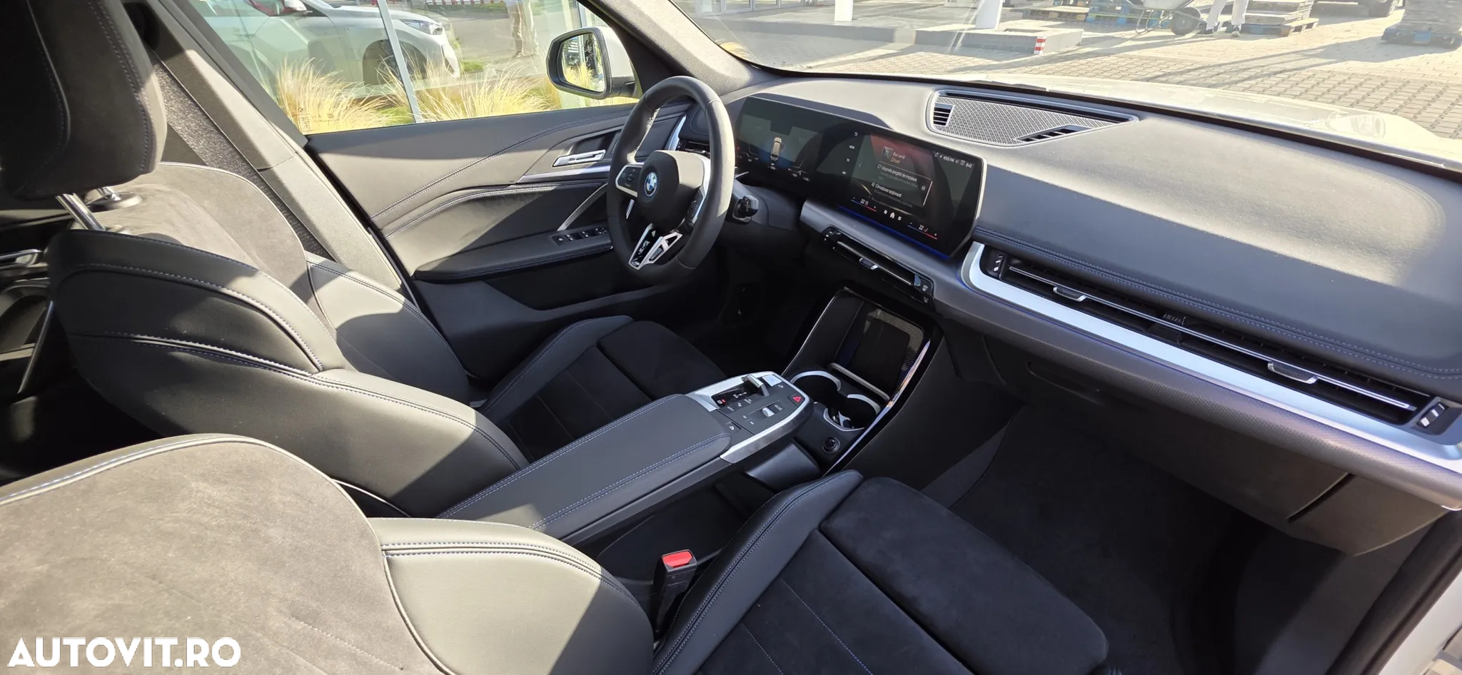 BMW iX1 eDrive20 M Sportpaket - 10