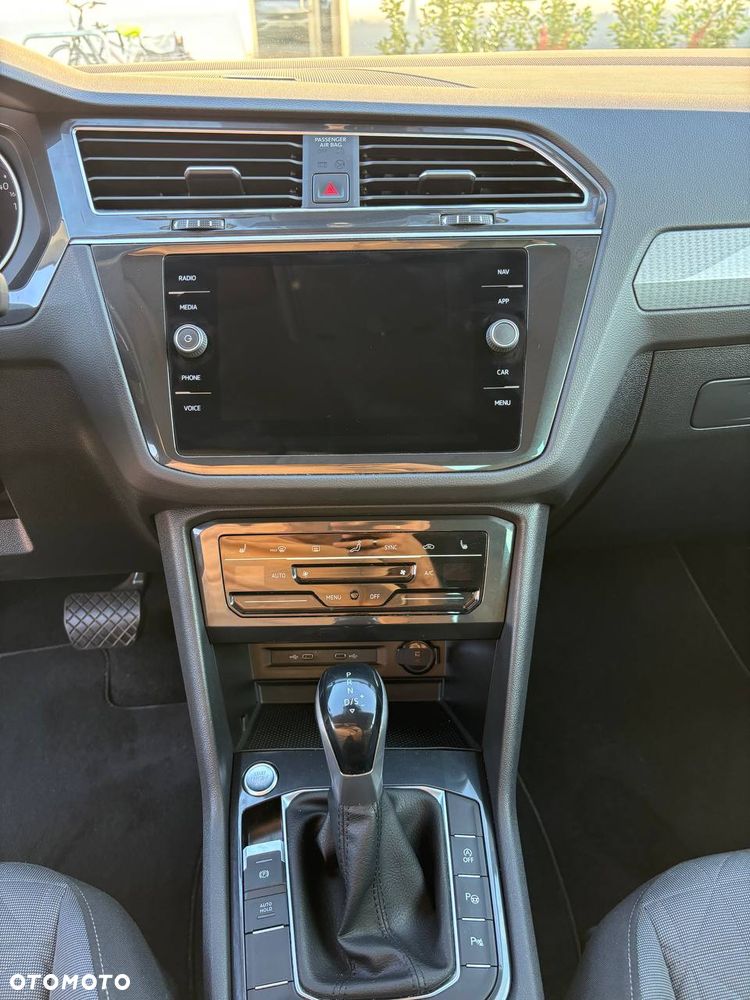 Volkswagen Tiguan 2.0 TSI 4Mot Elegance DSG - 9