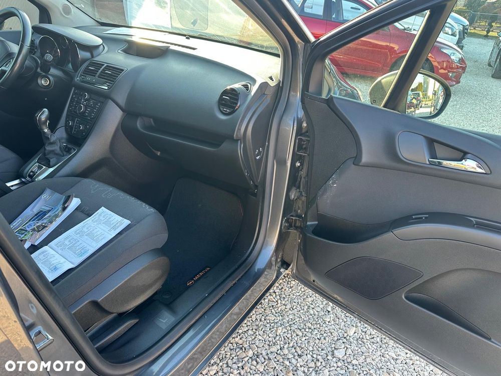 Opel Meriva 1.4 T Essentia S&S - 11