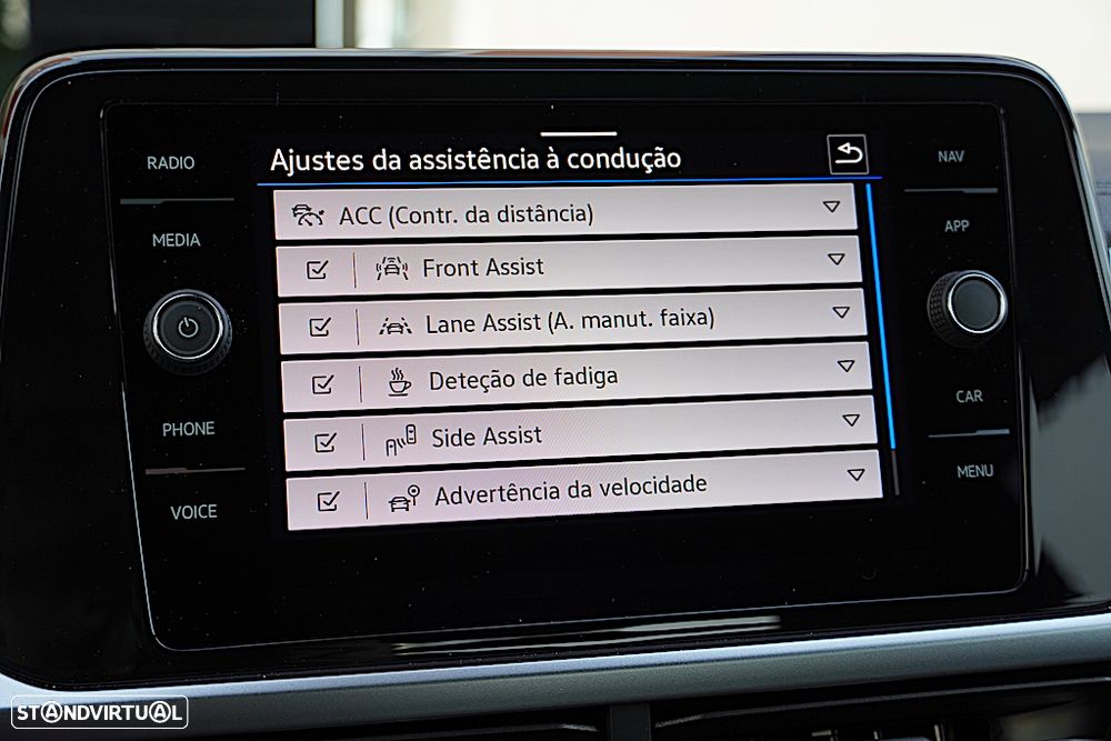 VW T-Roc 1.5 TSI Urban DSG - 43