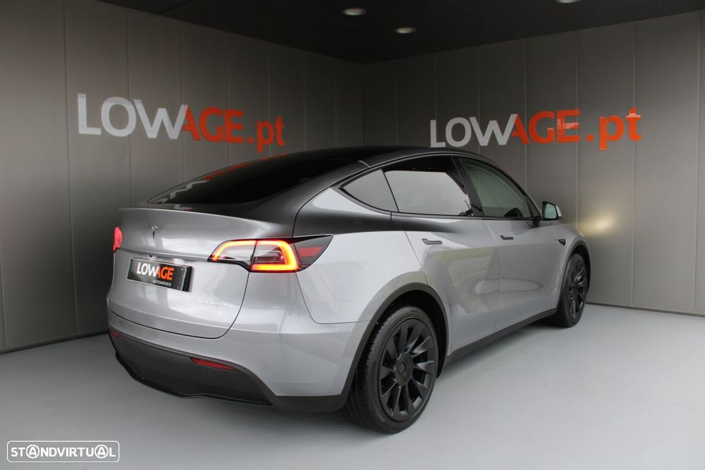 Tesla Model Y Long Range Dual Motor AWD - 3