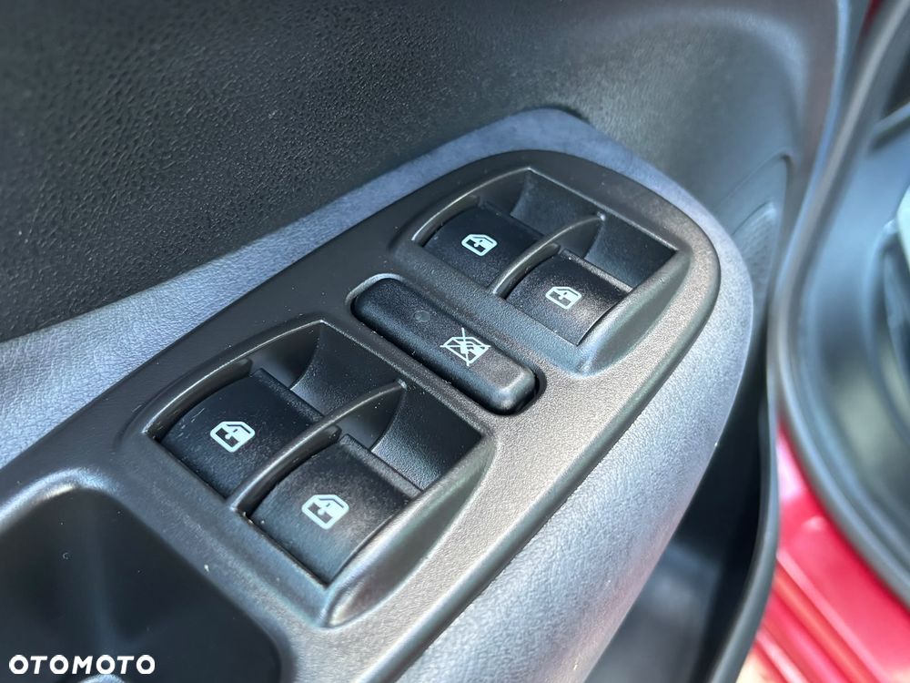 Fiat 500L 1.4 16V Urban Edition - 17