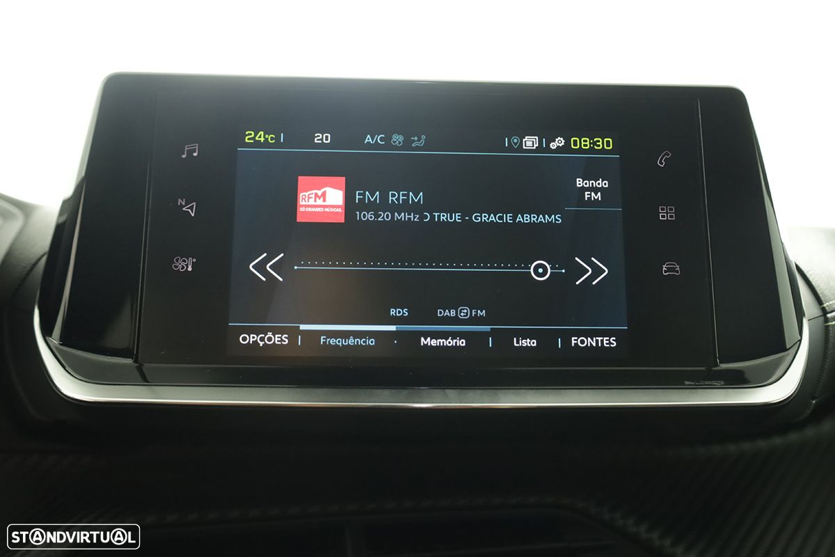 Peugeot e-2008 50 kWh GT - 11