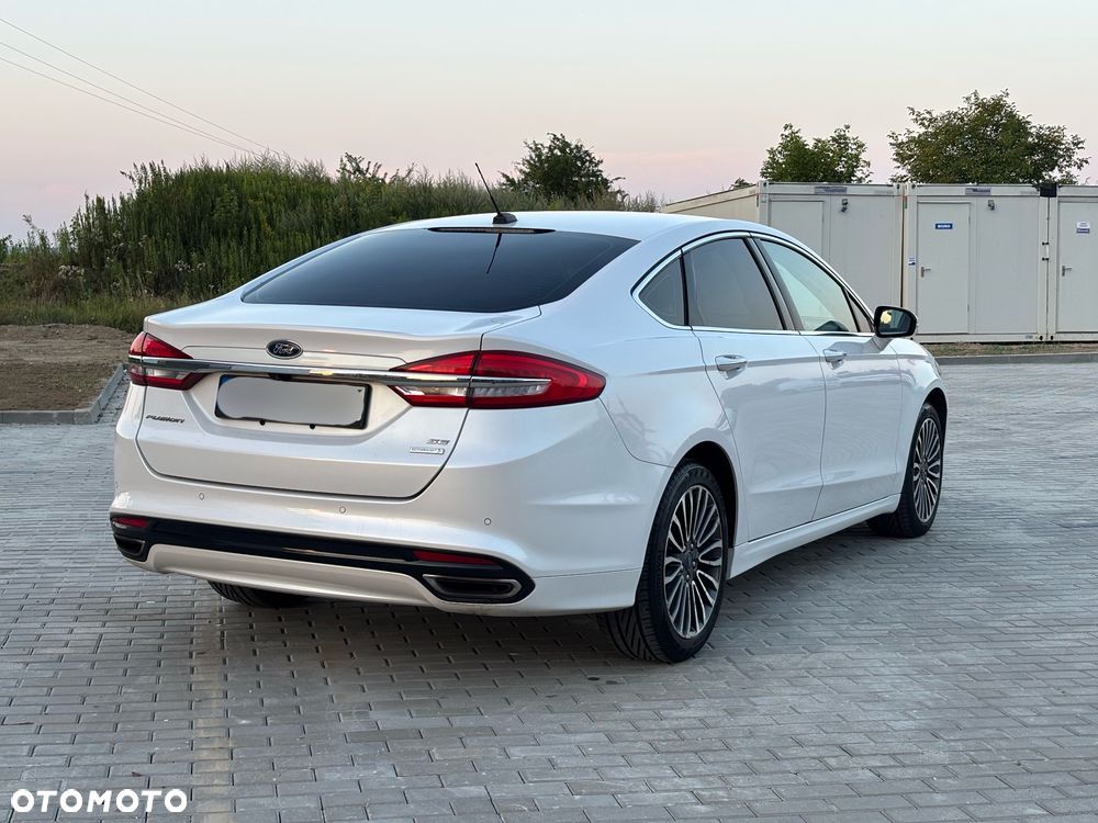 Ford Fusion 2.0 EcoBoost Titanium - 12