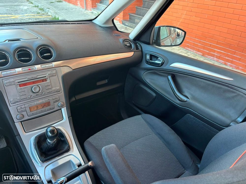 Ford Galaxy 1.8 TDCi Trend - 35