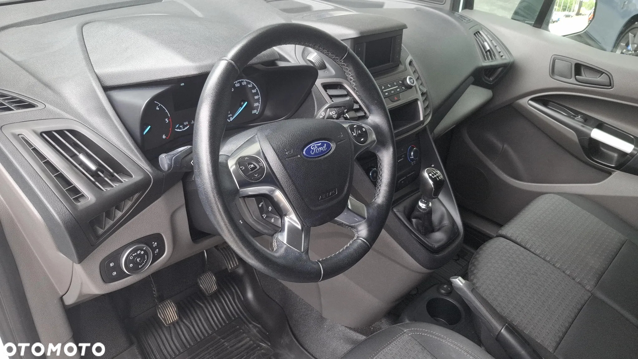 Ford CONNECT - 17