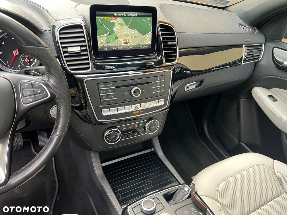 Mercedes-Benz GLE - 19