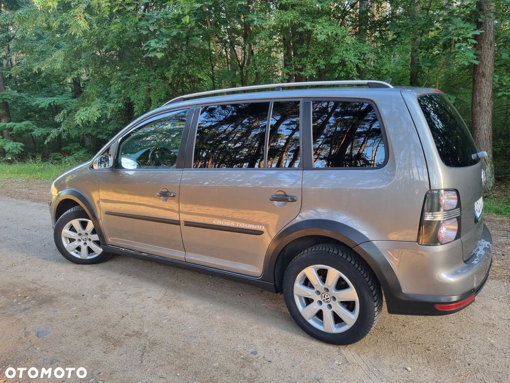 Volkswagen Touran 2.0 TDI DPF Highline DSG - 33