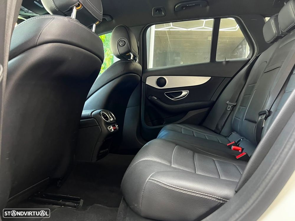 Mercedes-Benz C 300 BlueTEC Hybrid AMG Line - 13