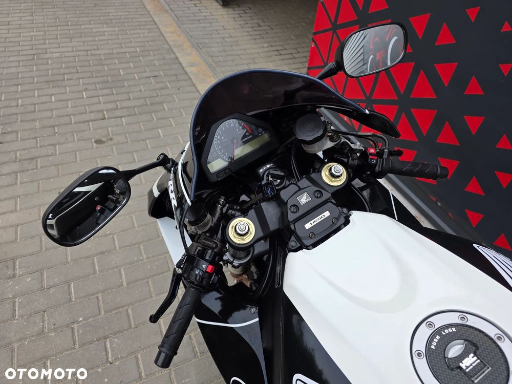 Honda CBR - 19
