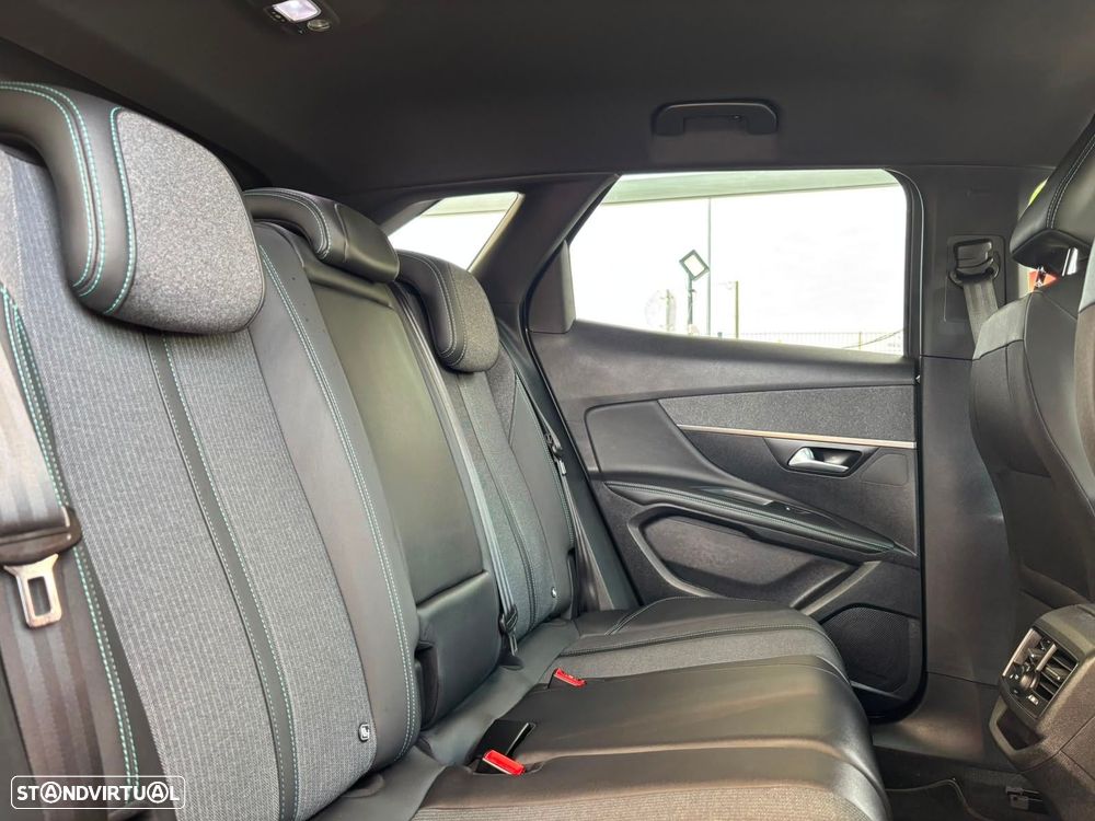 Peugeot 3008 1.5 BlueHDi Allure EAT8 - 37