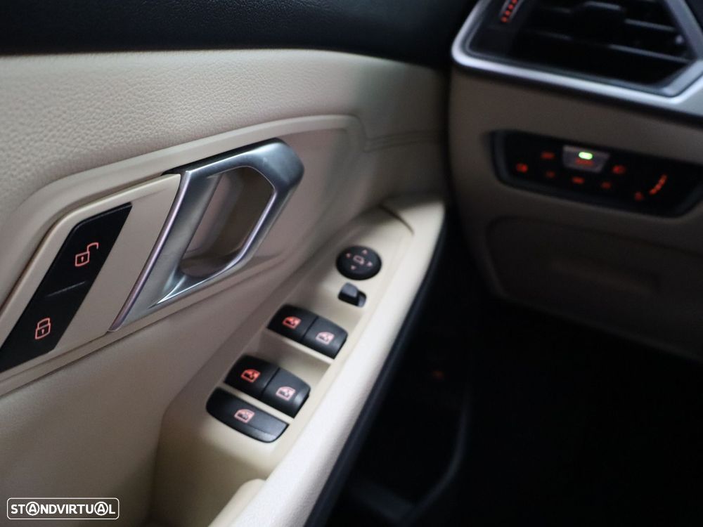 BMW 318 d Auto - 13
