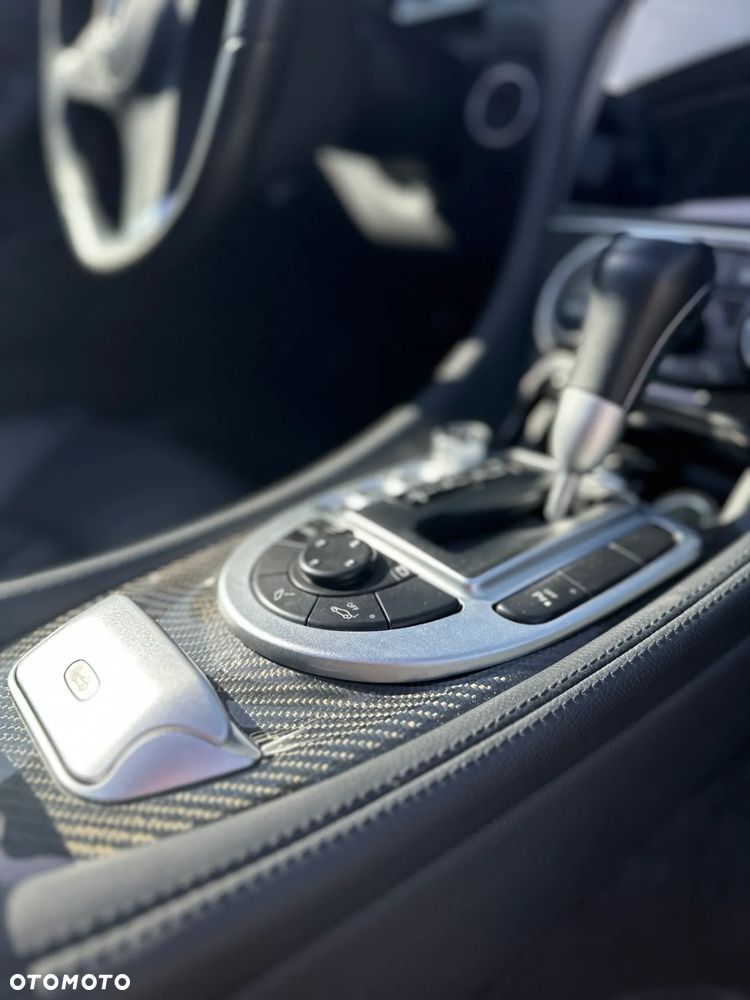 Mercedes-Benz SL 63 AMG SPEEDSHIFT MCT - 13