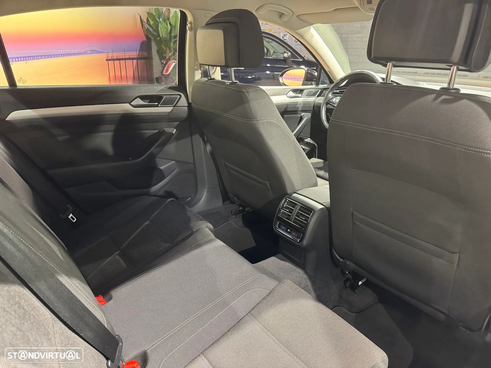 VW Passat 2.0 TDI Elegance DSG - 16