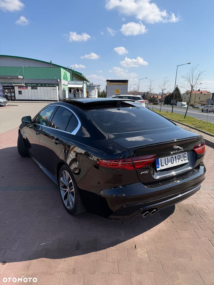 Jaguar XE 2.0 D180 R-Dynamic S - 10