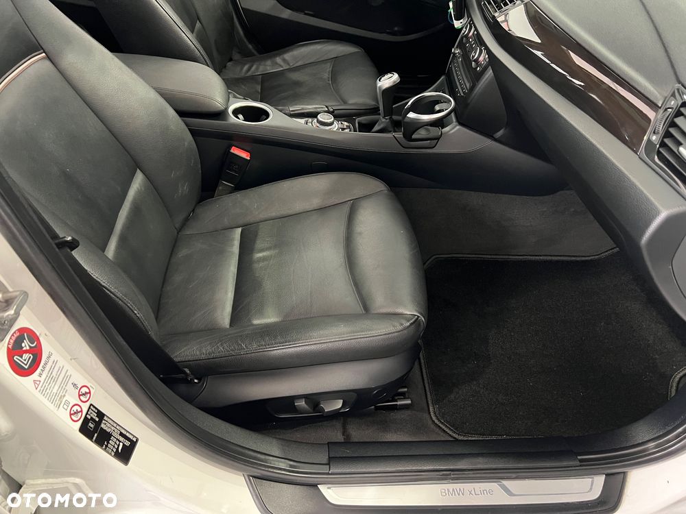 BMW X1 sDrive18d Sport Line - 29