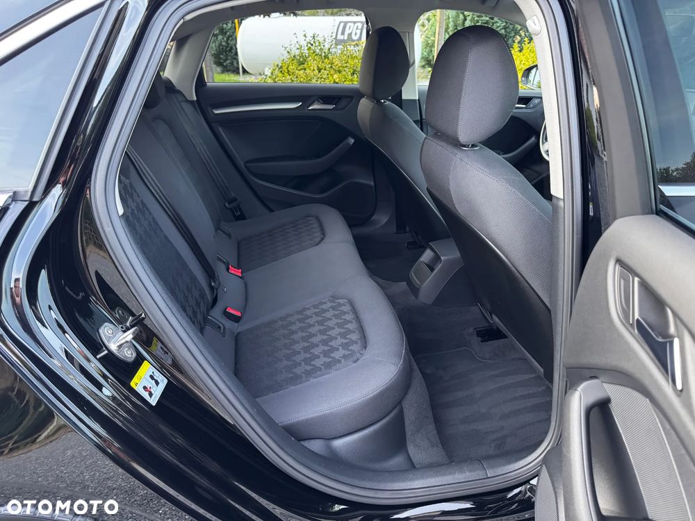 Audi A3 2.0 TDI (clean diesel) S line Sportpaket - 6