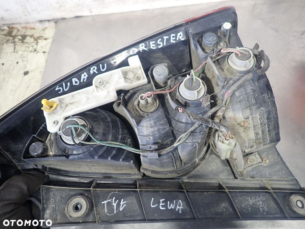 LAMPA LEWA TYLNA SUBARU FORESTER SG - 3