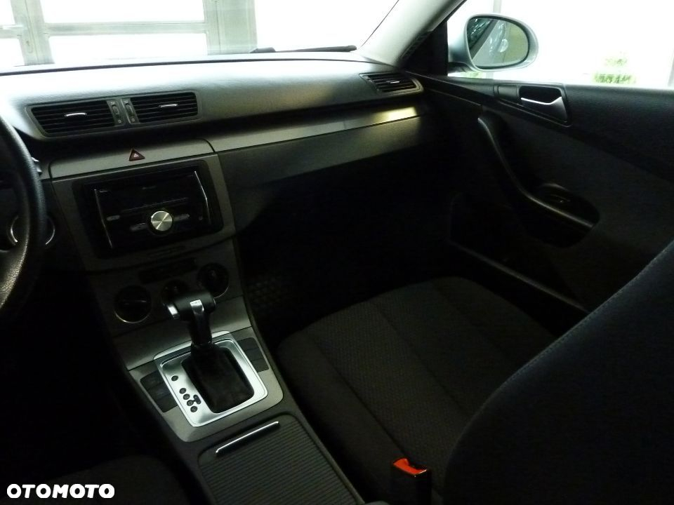 Volkswagen Passat - 9