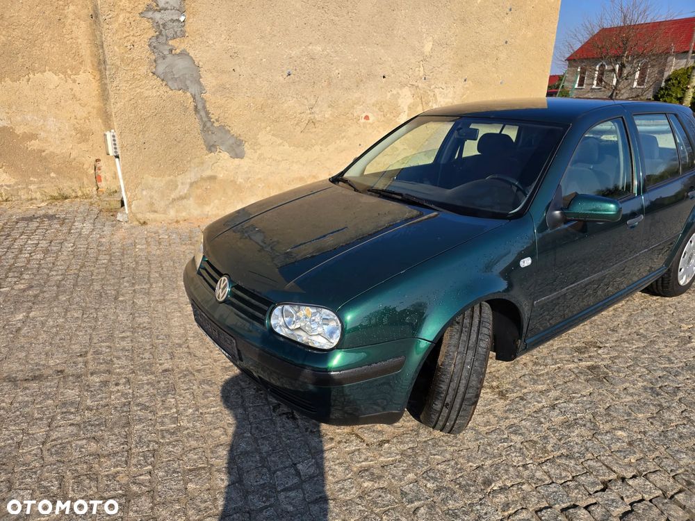 Volkswagen Golf 1.6 - 6