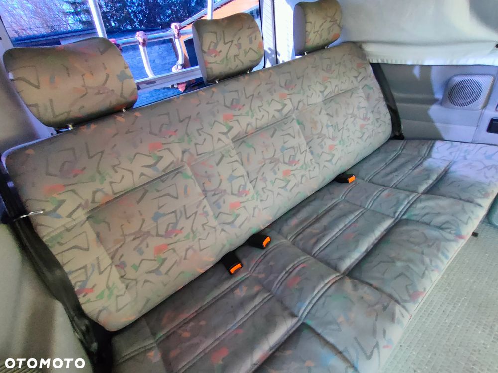 Volkswagen Multivan - 10