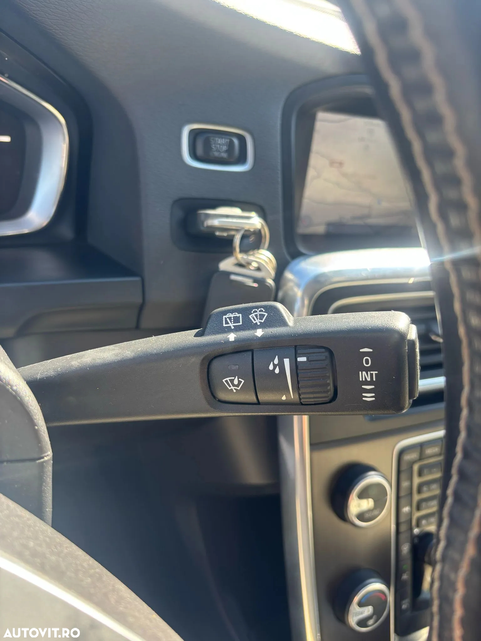 Volvo V60 D6 Plug-In-Hybrid AWD Geartronic Summum - 14