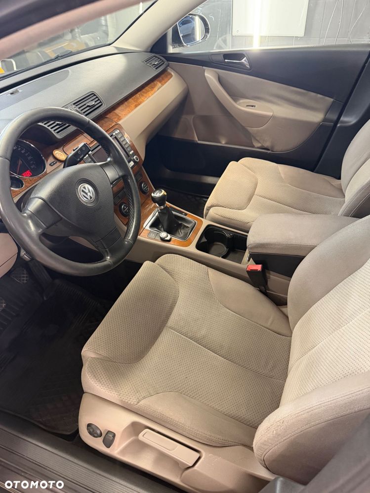 Volkswagen Passat - 6
