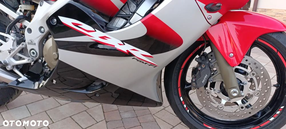 Honda CBR - 28