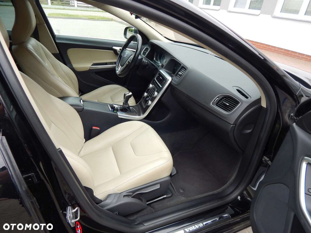 Volvo S60 D4 Drive-E Momentum - 10