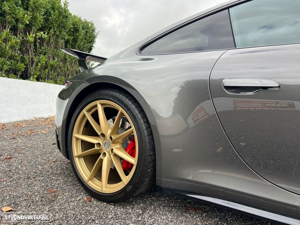 Porsche 911 Série F - 25