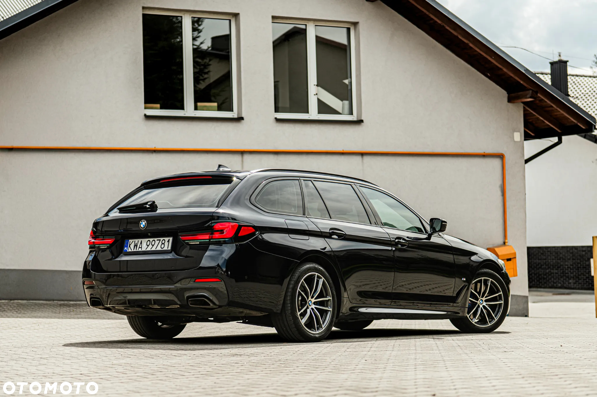 BMW Seria 5 530d xDrive Touring M Sport Edition - 4