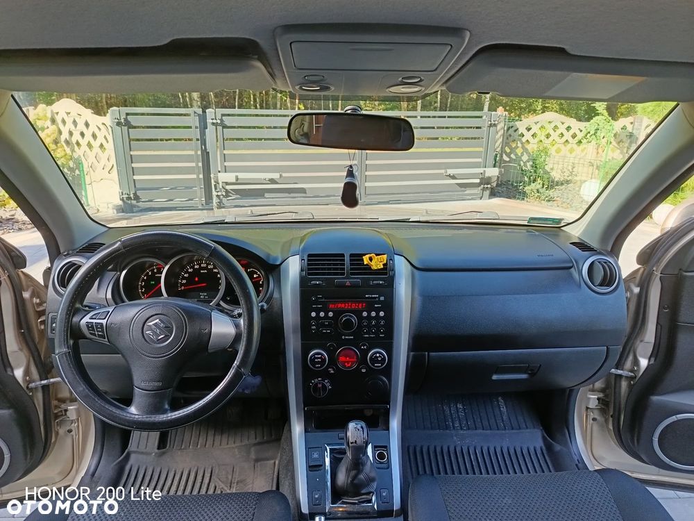 Suzuki Grand Vitara 2.0 - 6