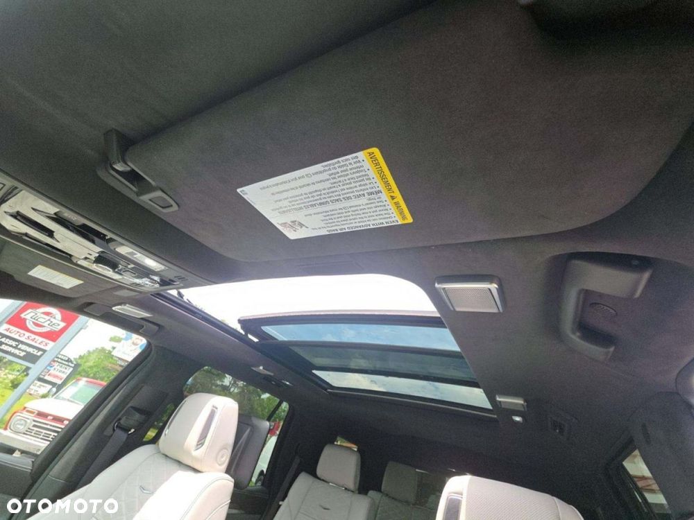 Cadillac Escalade - 17