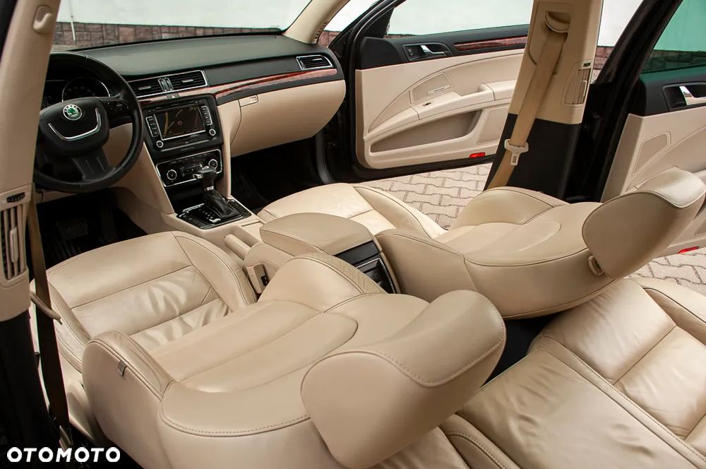 Skoda Superb 2.0 TDI DSG Exclusive - 26