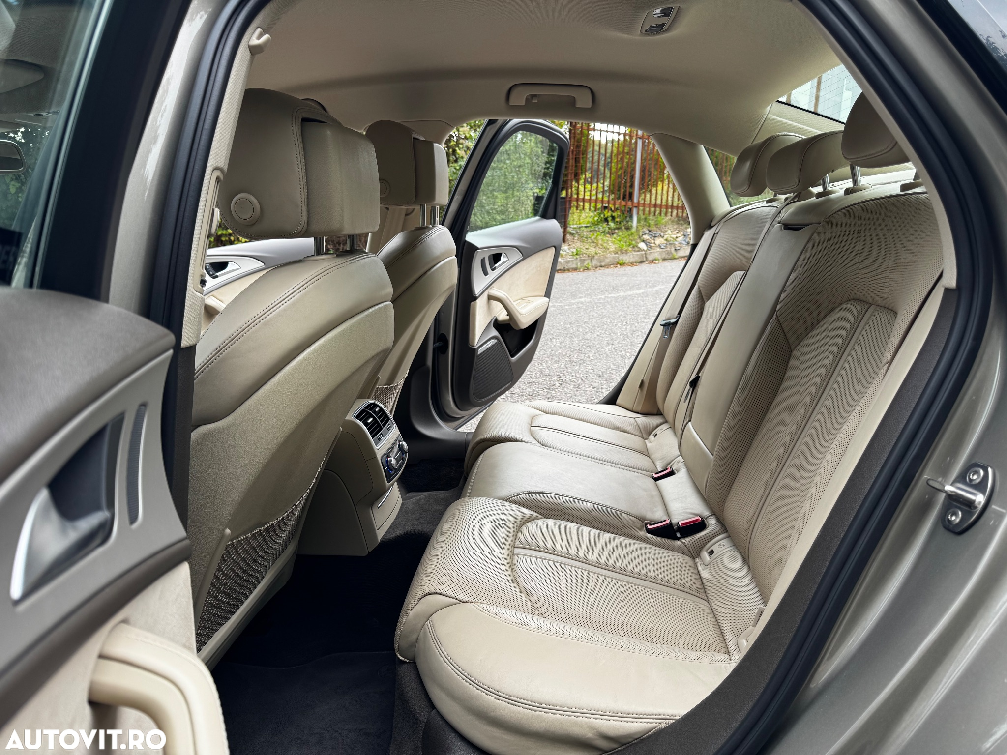Audi A6 Avant 3.0 TDI quattro S tronic - 24