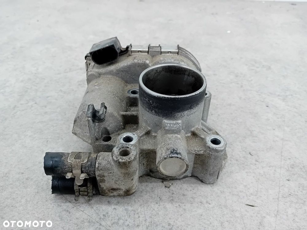 PRZEPUSTNICA TOYOTA YARIS II 22030-0Q010-A 0280750192  BOSCH 1.0 12V - 1