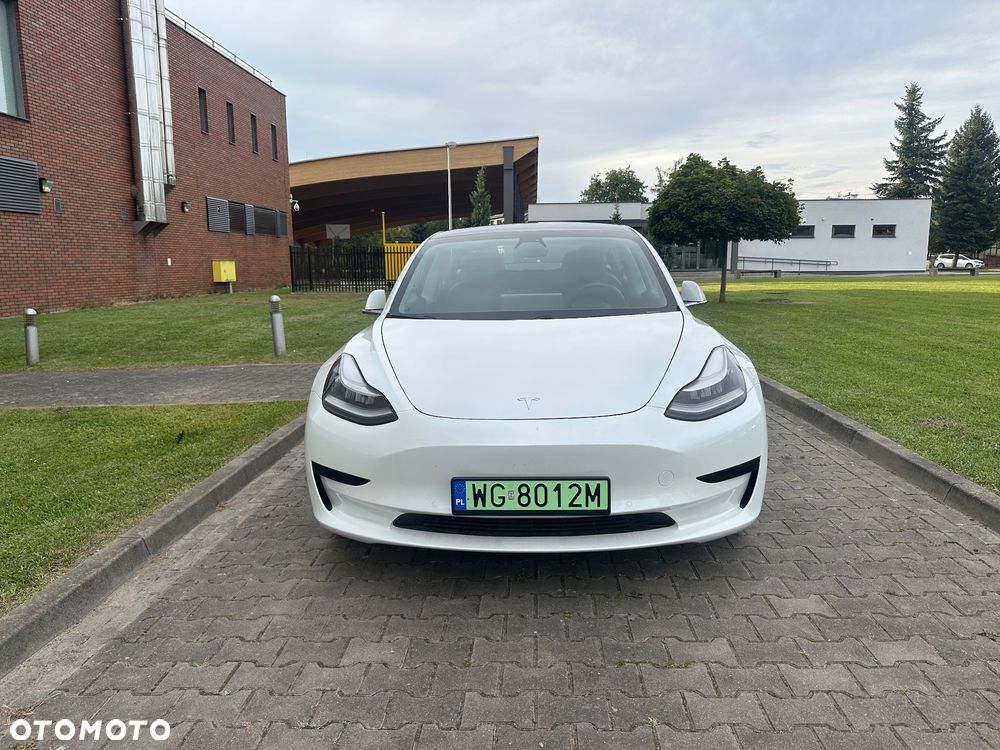 Tesla Model 3 Standard Range Plus - 2