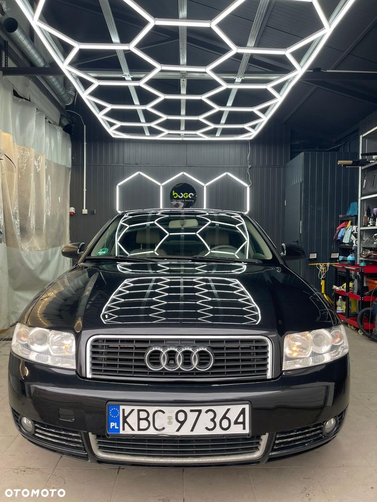 Audi A4 Limousine - 12