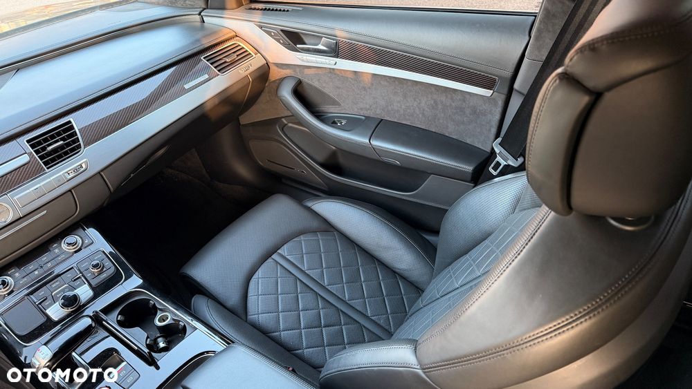 Audi S8 Plus - 17