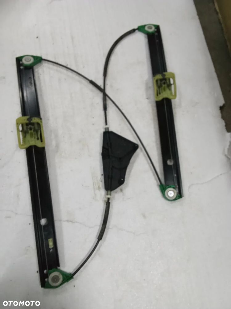 Vw Touareg III podnosnik szyby lewy przód 760837461b - 2