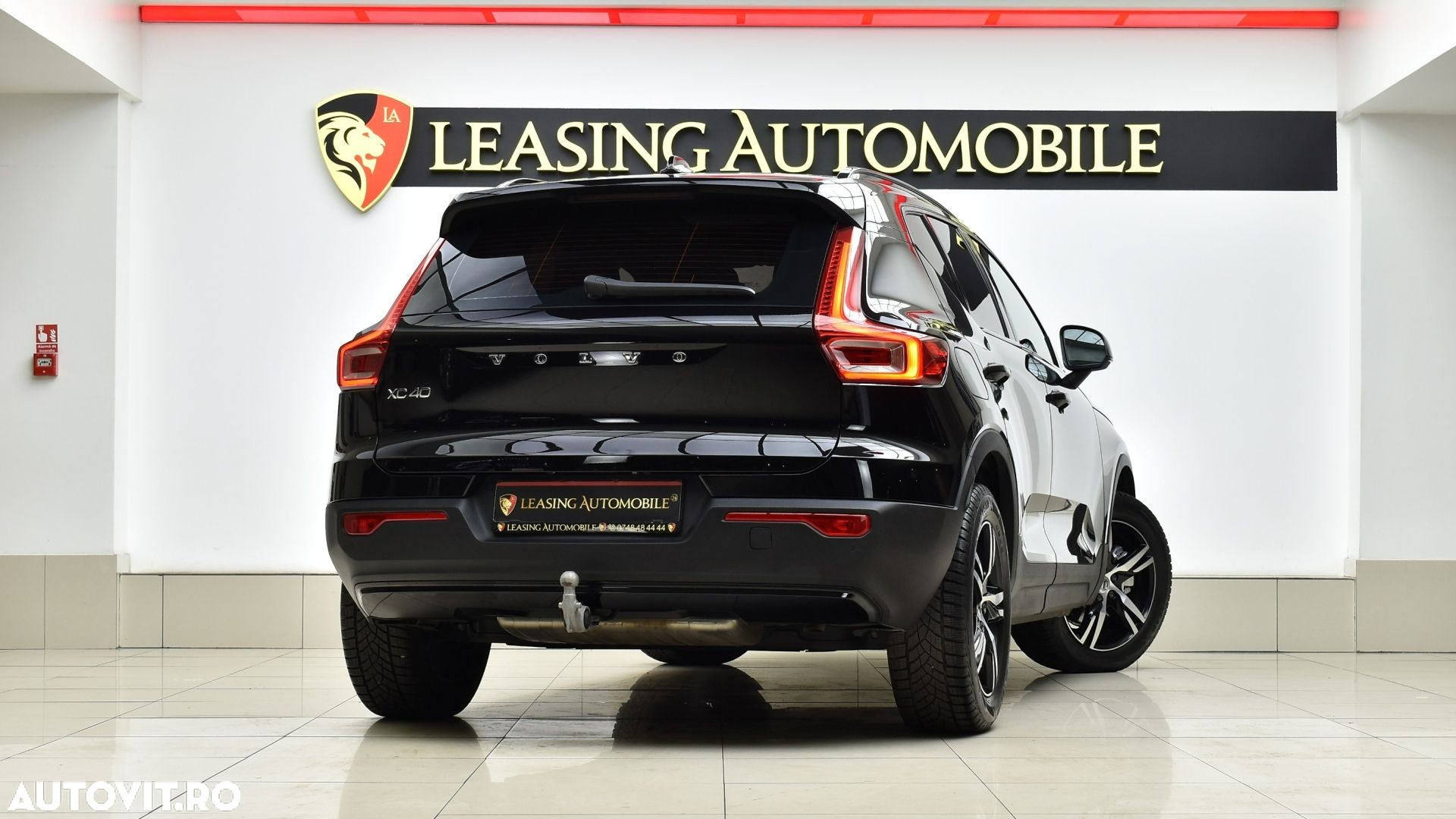 Volvo XC 40 B4 AT8 AWD Mild Hybrid R-Design - 5
