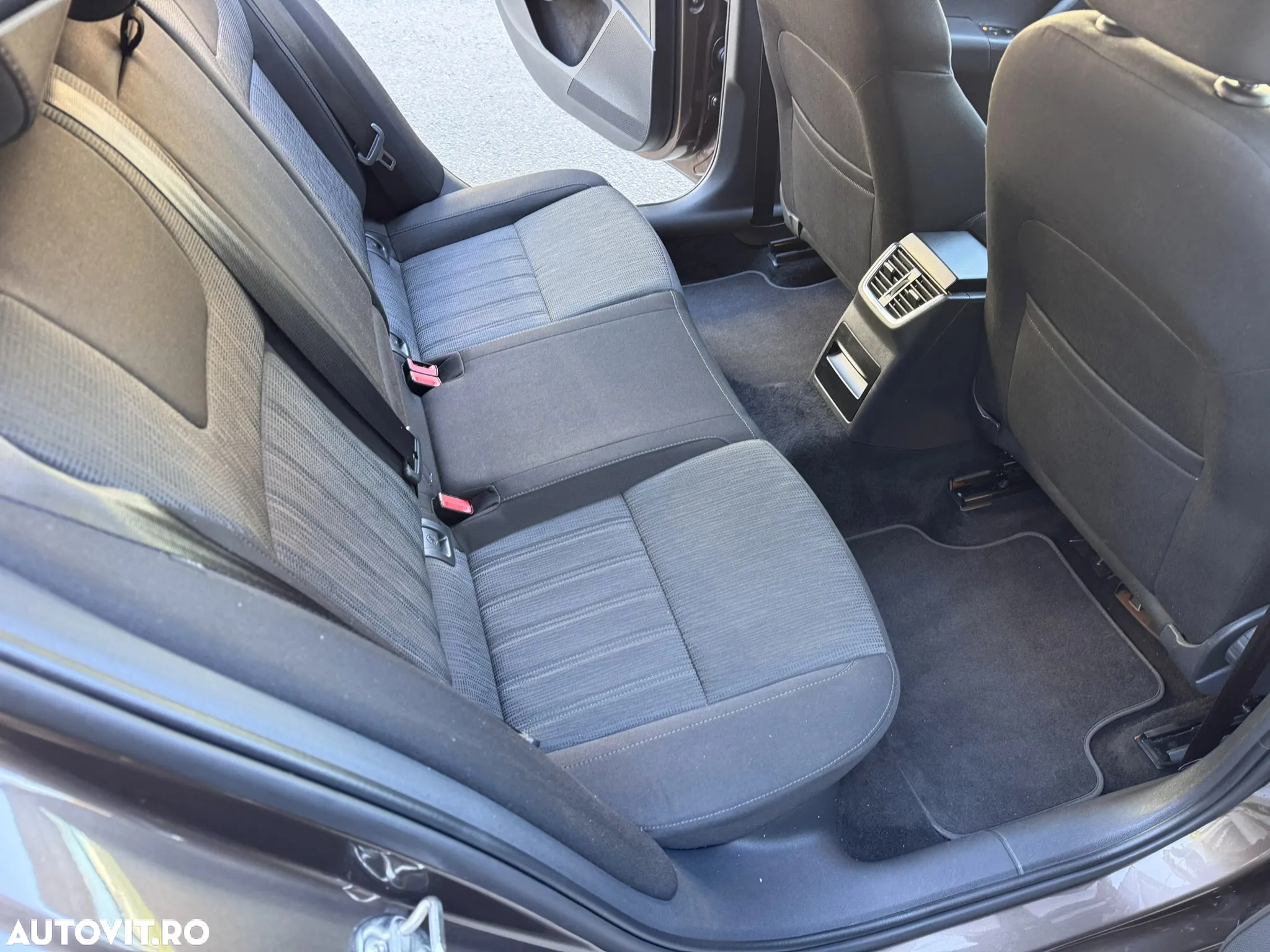Skoda Octavia 1.6 TDI DSG Ambition - 24